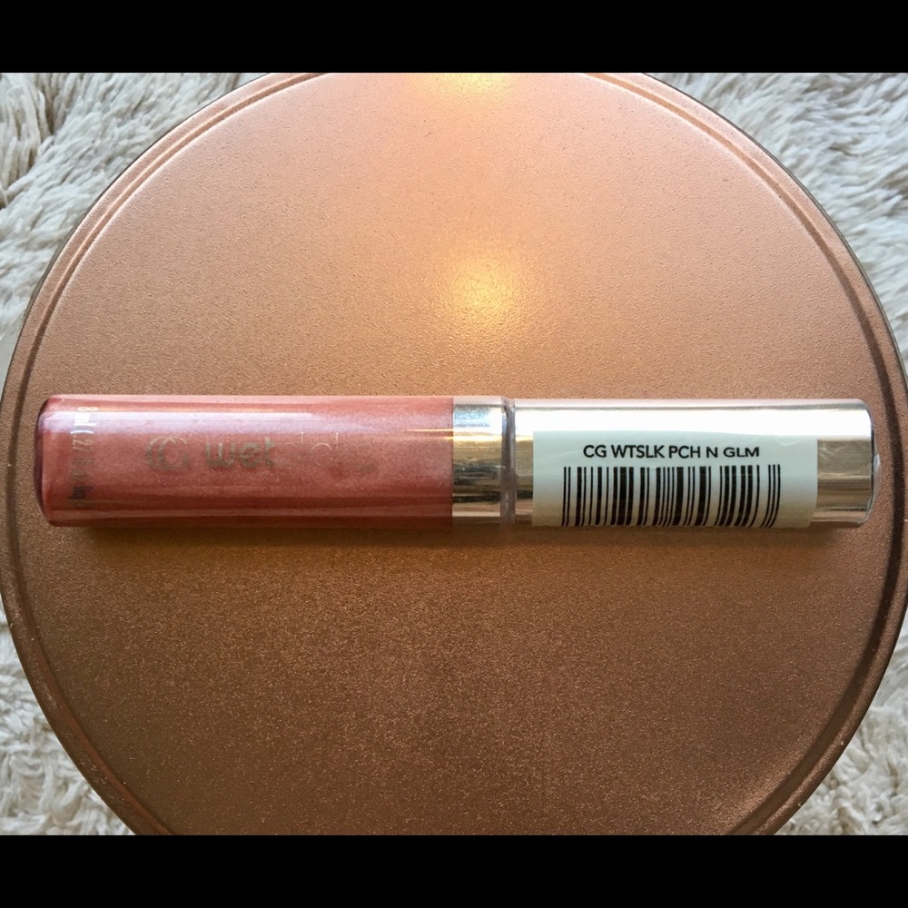 Covergirl Wetslicks lipgloss (peaches n gleam)